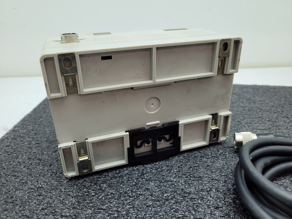 Keyence LK-2101 CCD Laser Displacement Sensor Controller 24VDC with Cable