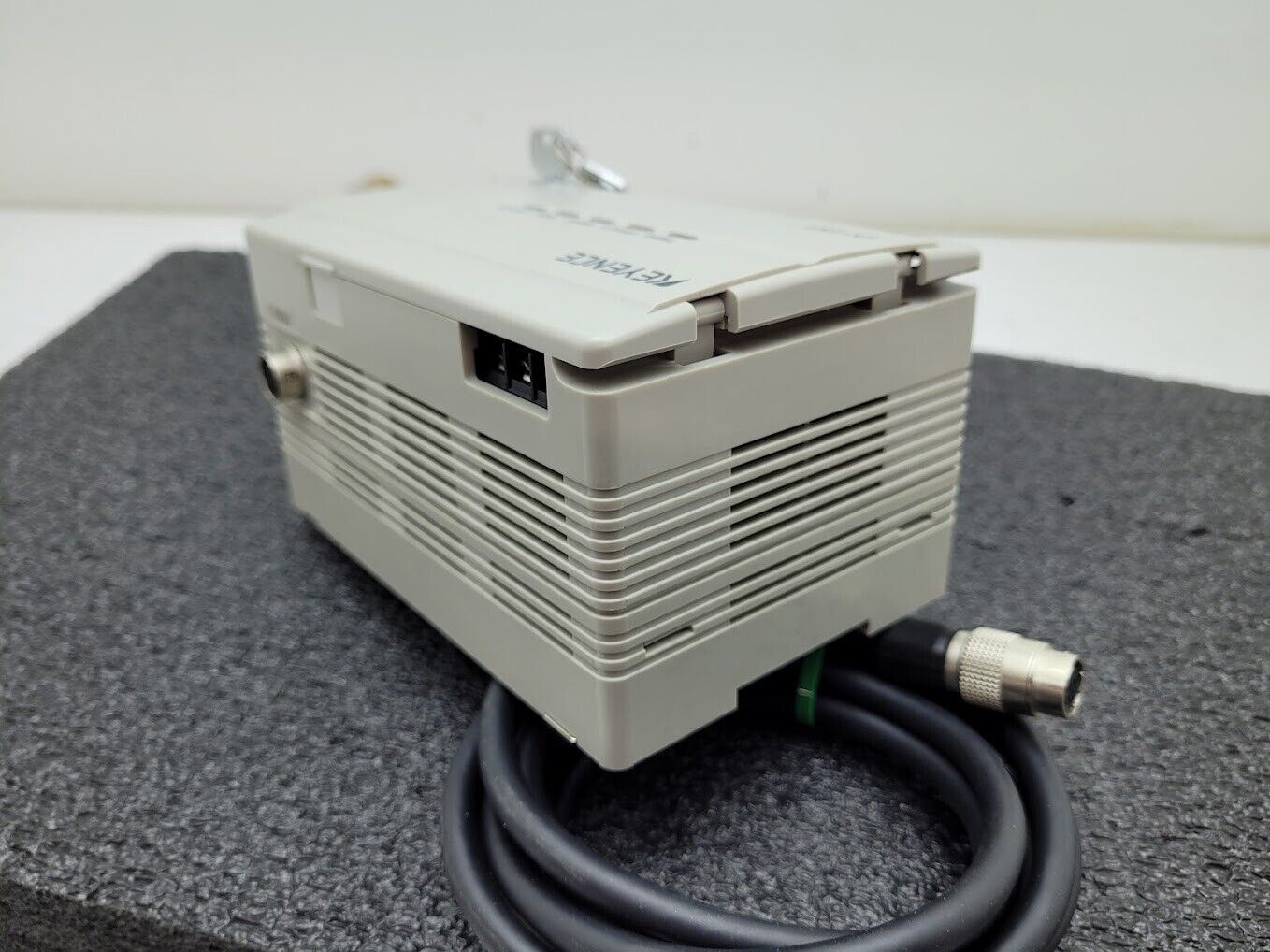 Keyence LK-2101 CCD Laser Displacement Sensor Controller 24VDC with Cable