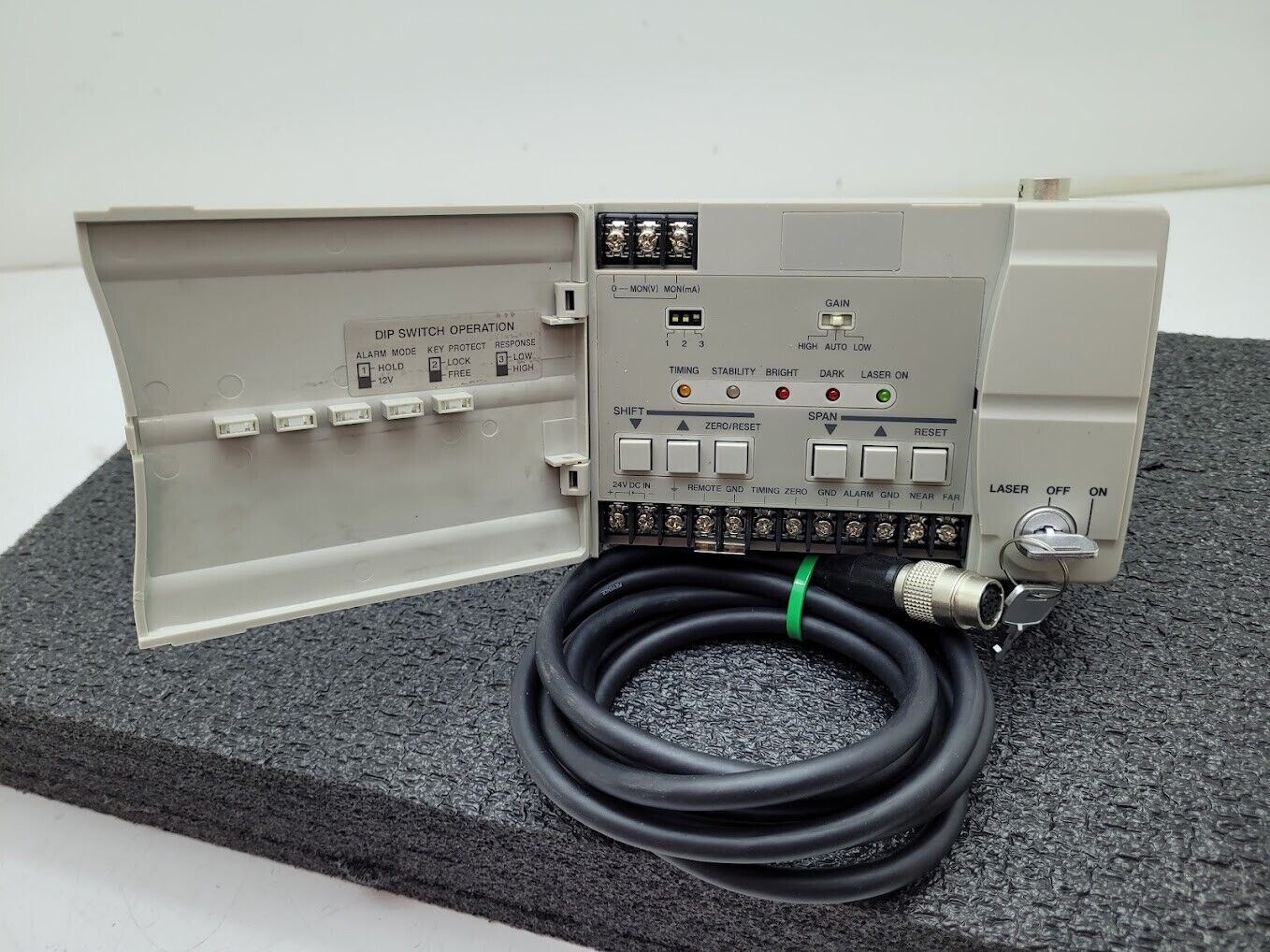 Keyence LK-2101 CCD Laser Displacement Sensor Controller 24VDC with Cable