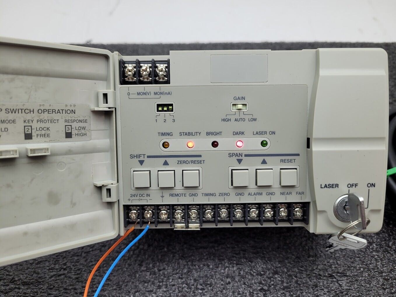 Keyence LK-2101 CCD Laser Displacement Sensor Controller 24VDC with Cable
