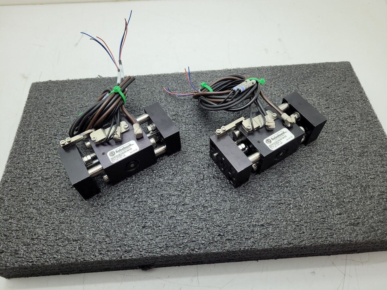 Lot of 2 Robohand RPW-375M-1 Heavy Duty Pneumatic Parallel Gripper + Sensors