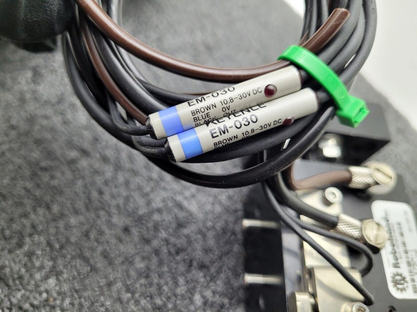 Lot of 2 Robohand RPW-375M-1 Heavy Duty Pneumatic Parallel Gripper + Sensors