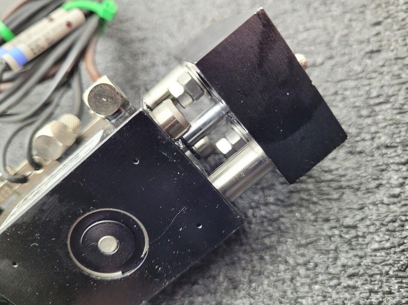 Lot of 2 Robohand RPW-375M-1 Heavy Duty Pneumatic Parallel Gripper + Sensors