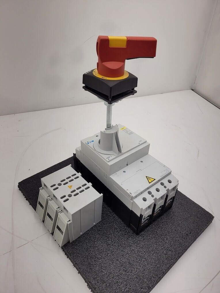 Eaton Moeller Disconnect Circuit Breaker Panel Mount NZM 3 XDV PN 3-400 400Amp