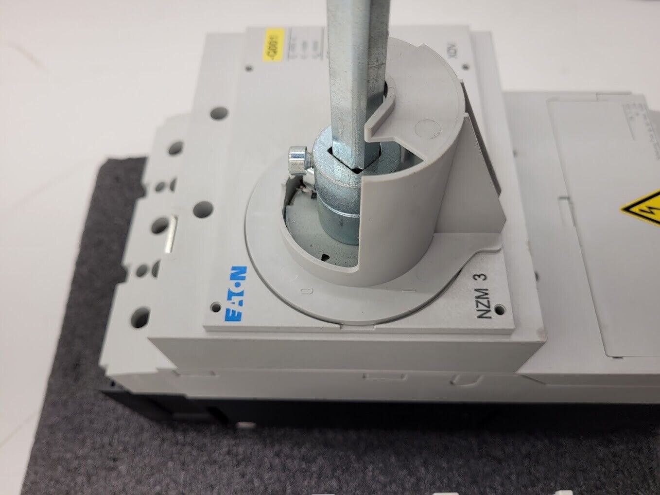 Eaton Moeller Disconnect Circuit Breaker Panel Mount NZM 3 XDV PN 3-400 400Amp