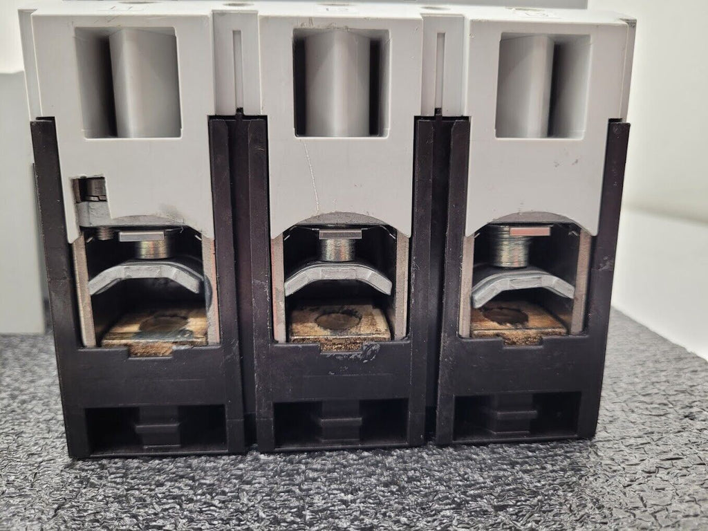 Eaton Moeller Disconnect Circuit Breaker Panel Mount NZM 3 XDV PN 3-400 400Amp