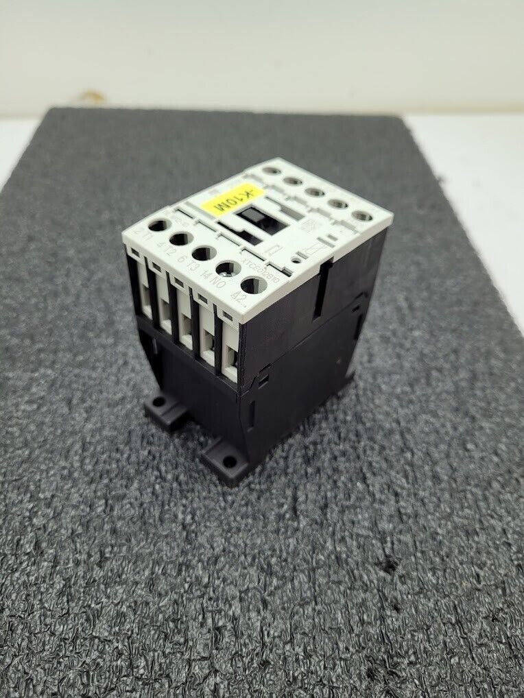 Eaton DIL M12-10 24V Coil AC OR DC Contactor 4 Pole XTCE012B10 DIN Rail 12A