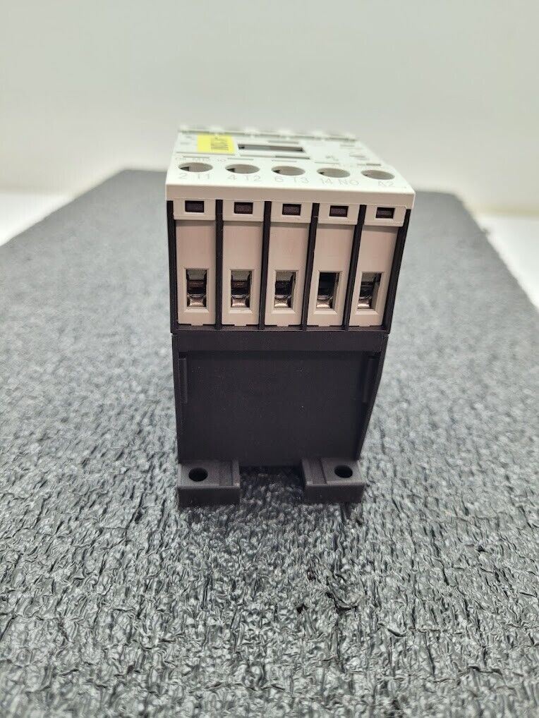 Eaton DIL M12-10 24V Coil AC OR DC Contactor 4 Pole XTCE012B10 DIN Rail 12A