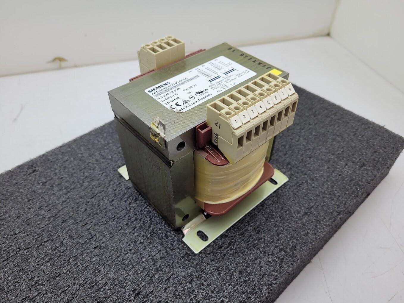 Siemens 4AM4842-8DD40-0FA0 Transformer 0.5/2.0kVA 480V 3P to 115-230V 1PH
