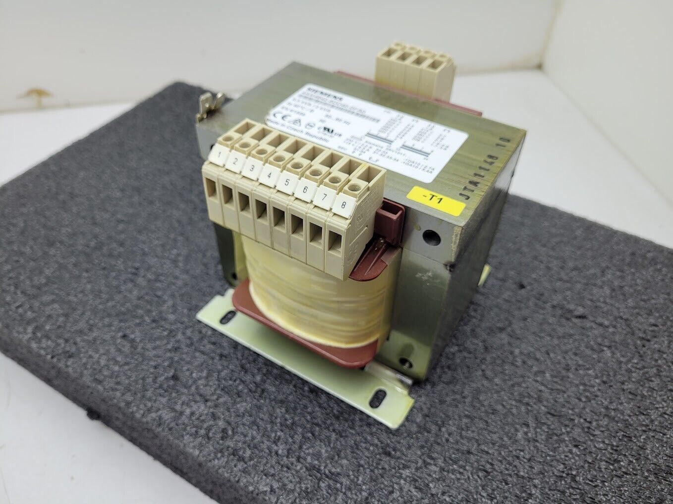 Siemens 4AM4842-8DD40-0FA0 Transformer 0.5/2.0kVA 480V 3P to 115-230V 1PH