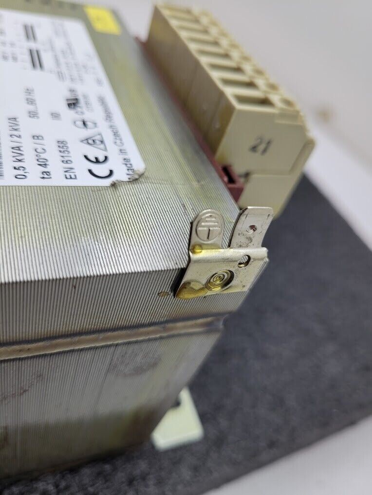 Siemens 4AM4842-8DD40-0FA0 Transformer 0.5/2.0kVA 480V 3P to 115-230V 1PH