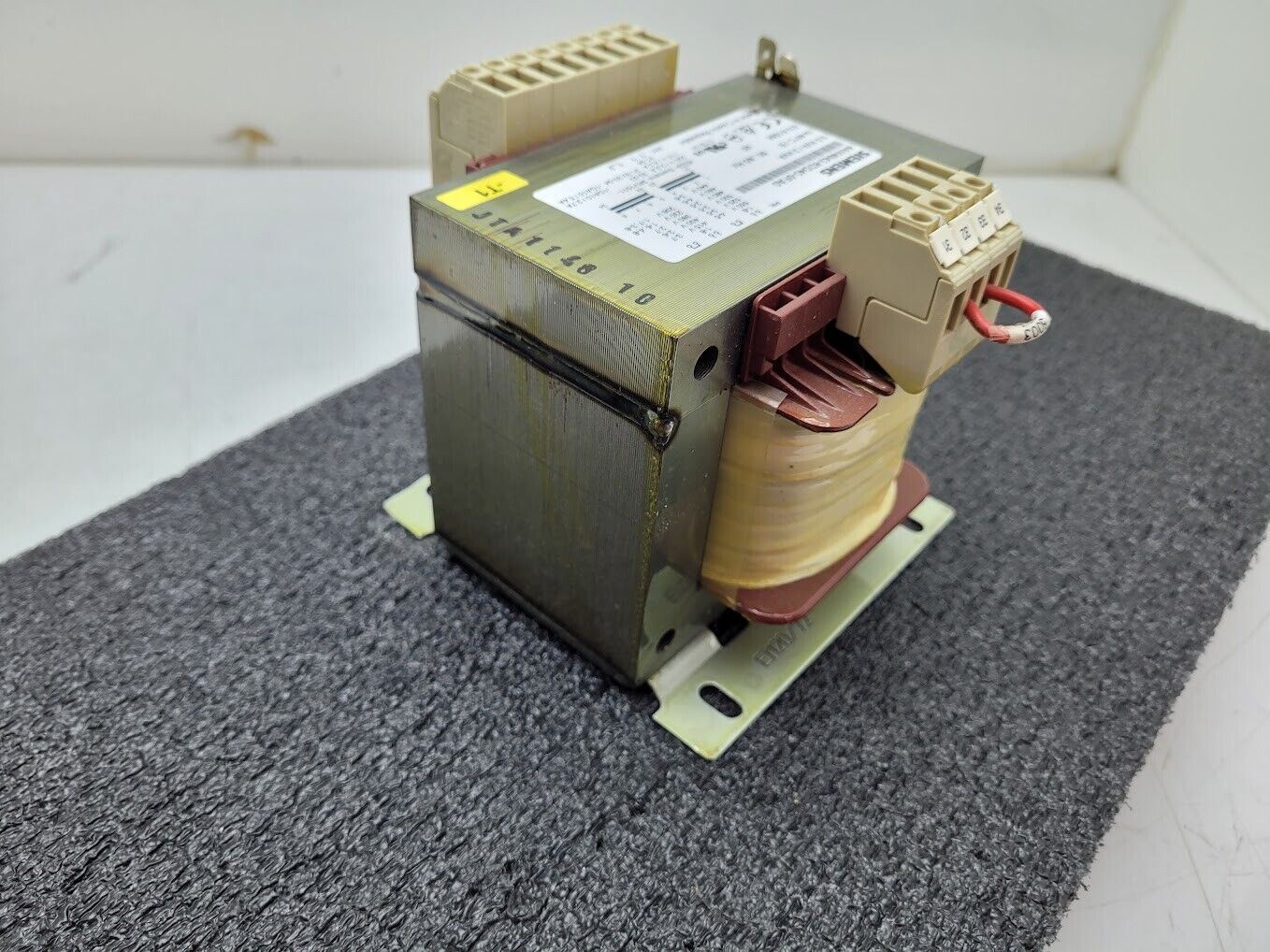 Siemens 4AM4842-8DD40-0FA0 Transformer 0.5/2.0kVA 480V 3P to 115-230V 1PH