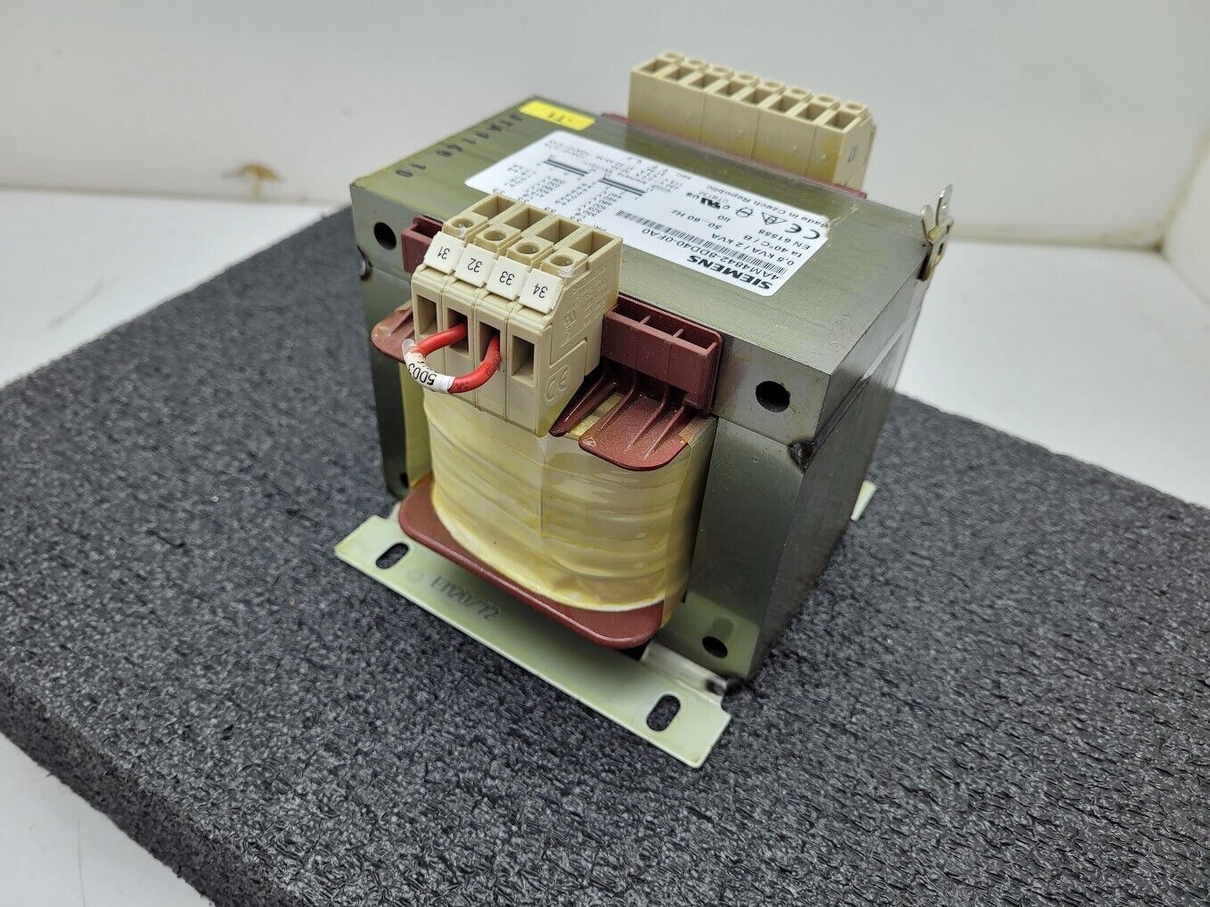 Siemens 4AM4842-8DD40-0FA0 Transformer 0.5/2.0kVA 480V 3P to 115-230V 1PH