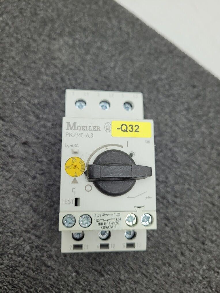 Eaton Moeller PKZM0-6.3 Thermal Magnetic Circuit Breaker 4-6.3A 600V DIN Rail