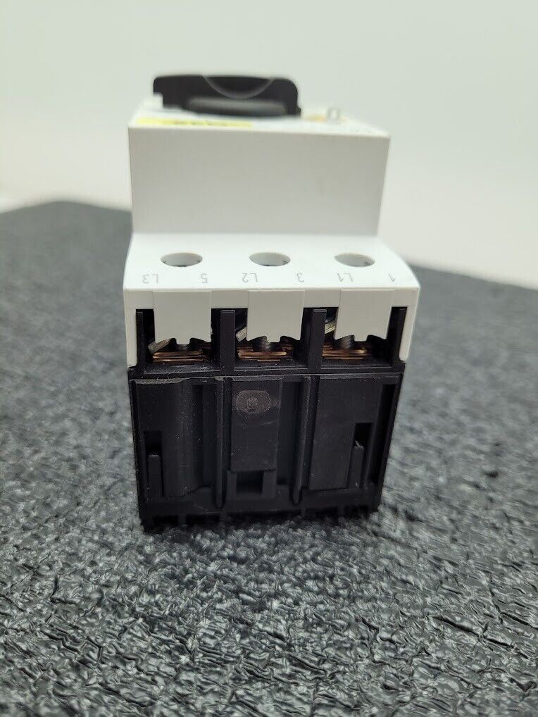 Eaton Moeller PKZM0-6.3 Thermal Magnetic Circuit Breaker 4-6.3A 600V DIN Rail
