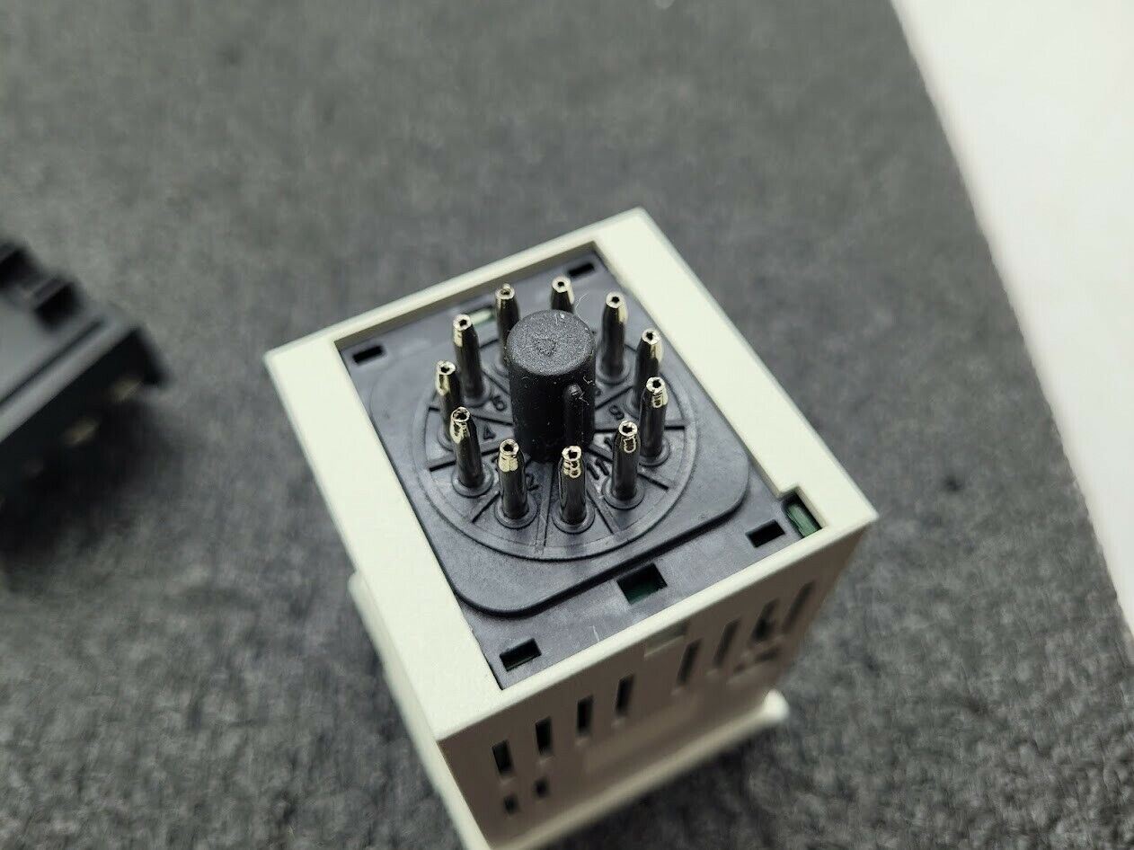 TC4S-14R Autonics Temperature Controller 100-240VAC Working Pull Tested