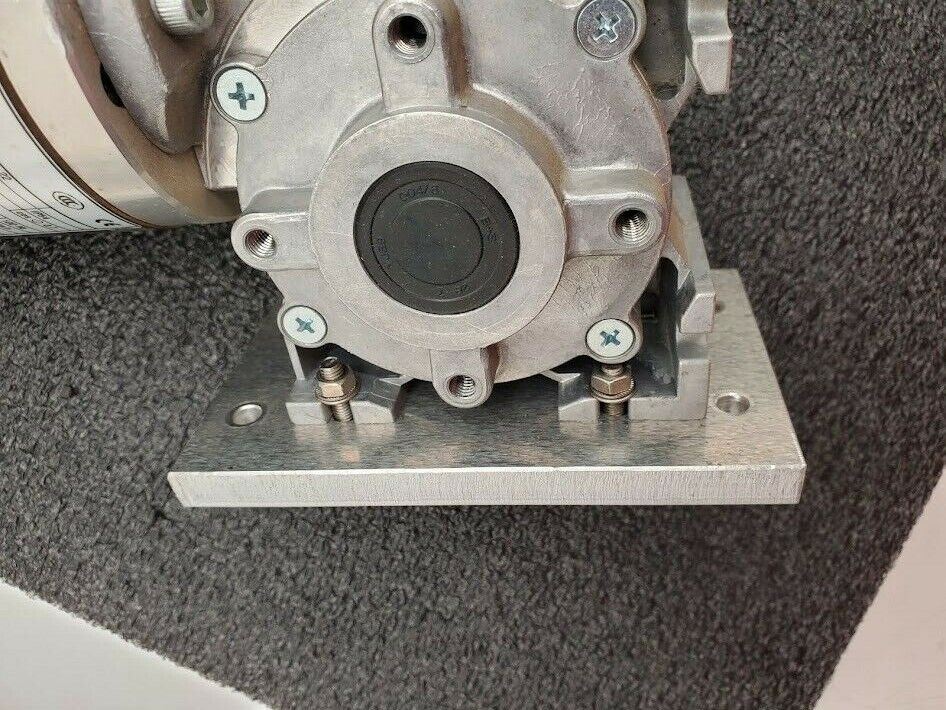 Lenze SSN40-1GVAR-063C22 Servo Motor SSN40-1FVAR 15:1 Gear Reducer Timing pully