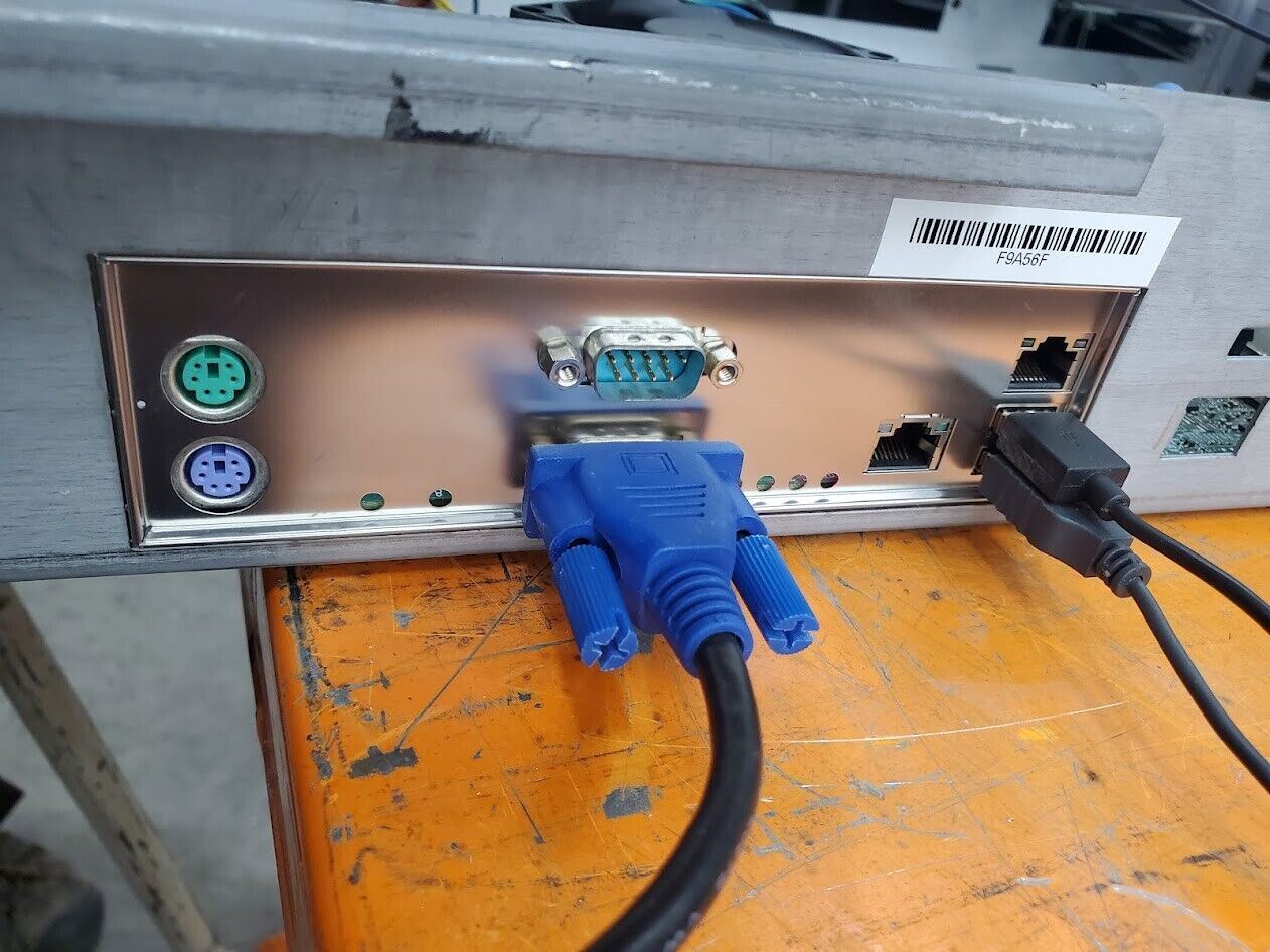 Intel S3200SH Server System Board 4GB Core 2 3GHz I/O Plate Power Supply Boots