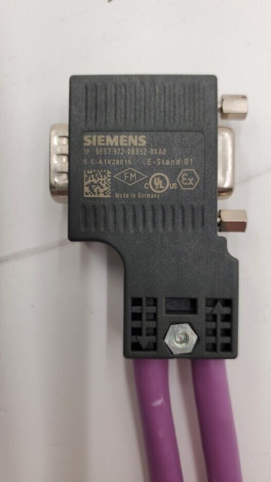 SIEMENS SIMATIC ET 200M 153-1AA03-0XB0 w/ 6ES7 972-0BB52-0XA0 Connection