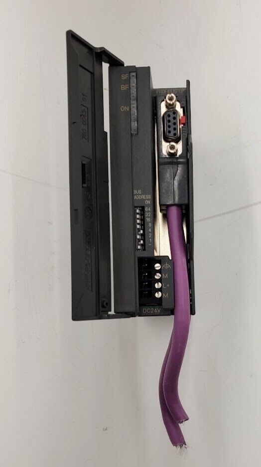 SIEMENS SIMATIC ET 200M 153-1AA03-0XB0 w/ 6ES7 972-0BB52-0XA0 Connection