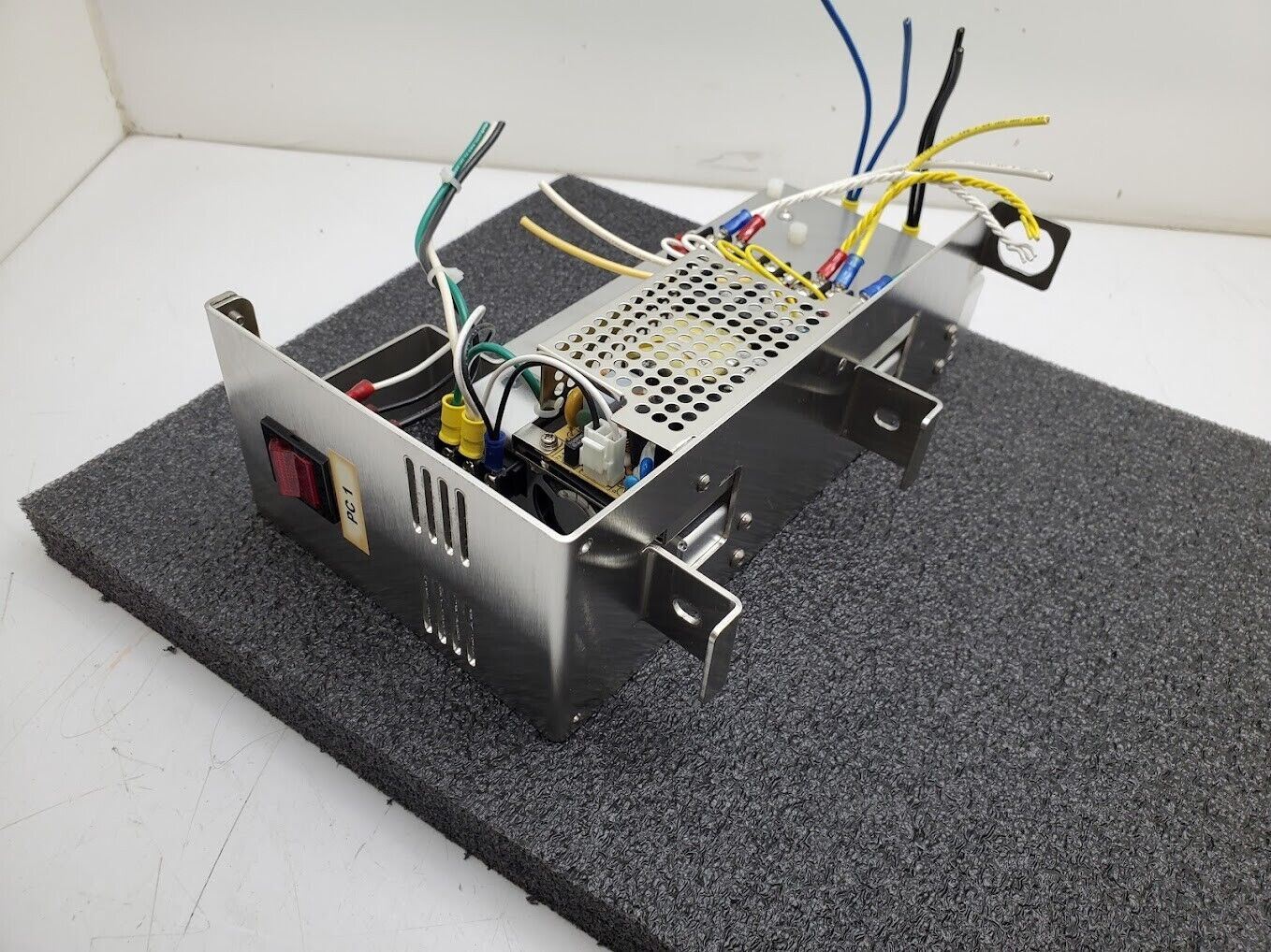 Meanwell HRP-450-15 and EPS-45-12-C DC Power Supply +15 Vdc 30 A +12V 3.75A Pair