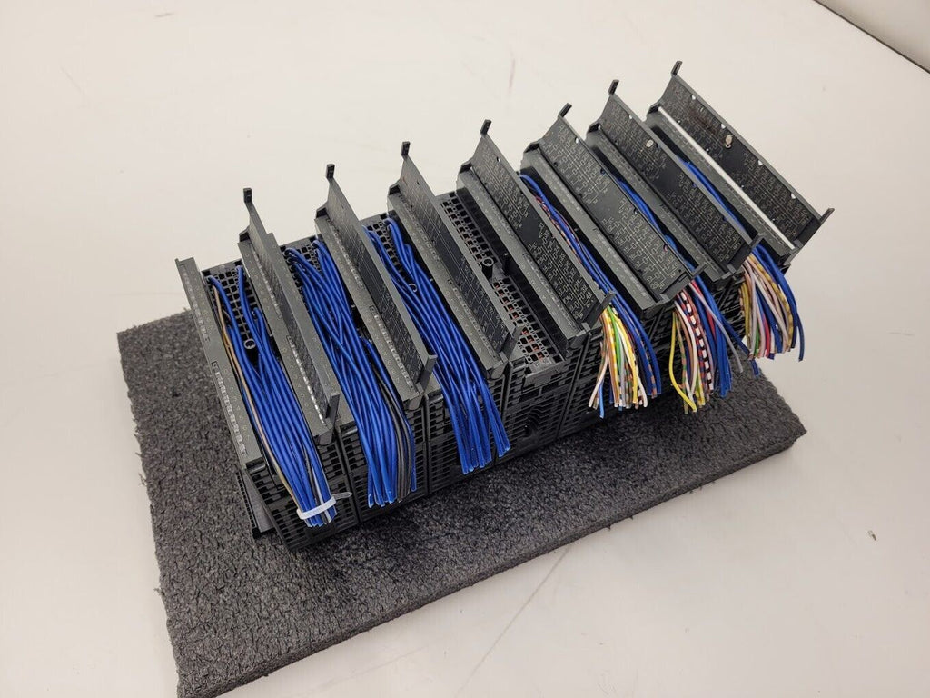 Lot of 7 Siemens Simatic S7 6ES7 6ES7 322-1BL00-0AA0 PLC SM 322 32DO 24V 0.5A DC