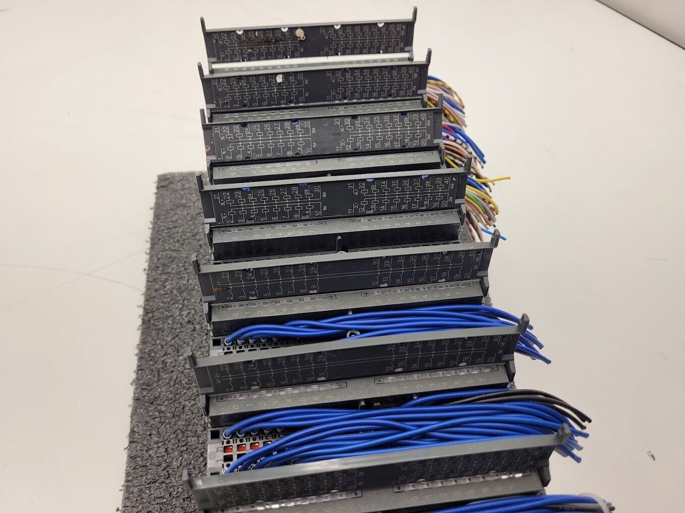 Lot of 7 Siemens Simatic S7 6ES7 6ES7 322-1BL00-0AA0 PLC SM 322 32DO 24V 0.5A DC