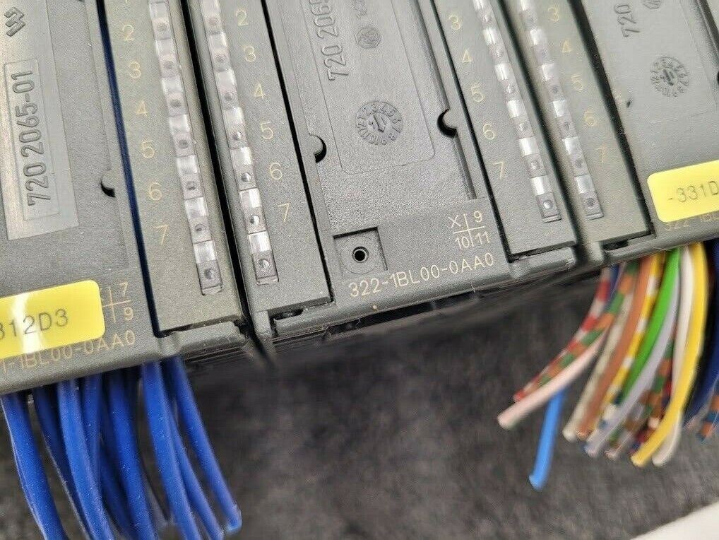 Lot of 7 Siemens Simatic S7 6ES7 6ES7 322-1BL00-0AA0 PLC SM 322 32DO 24V 0.5A DC