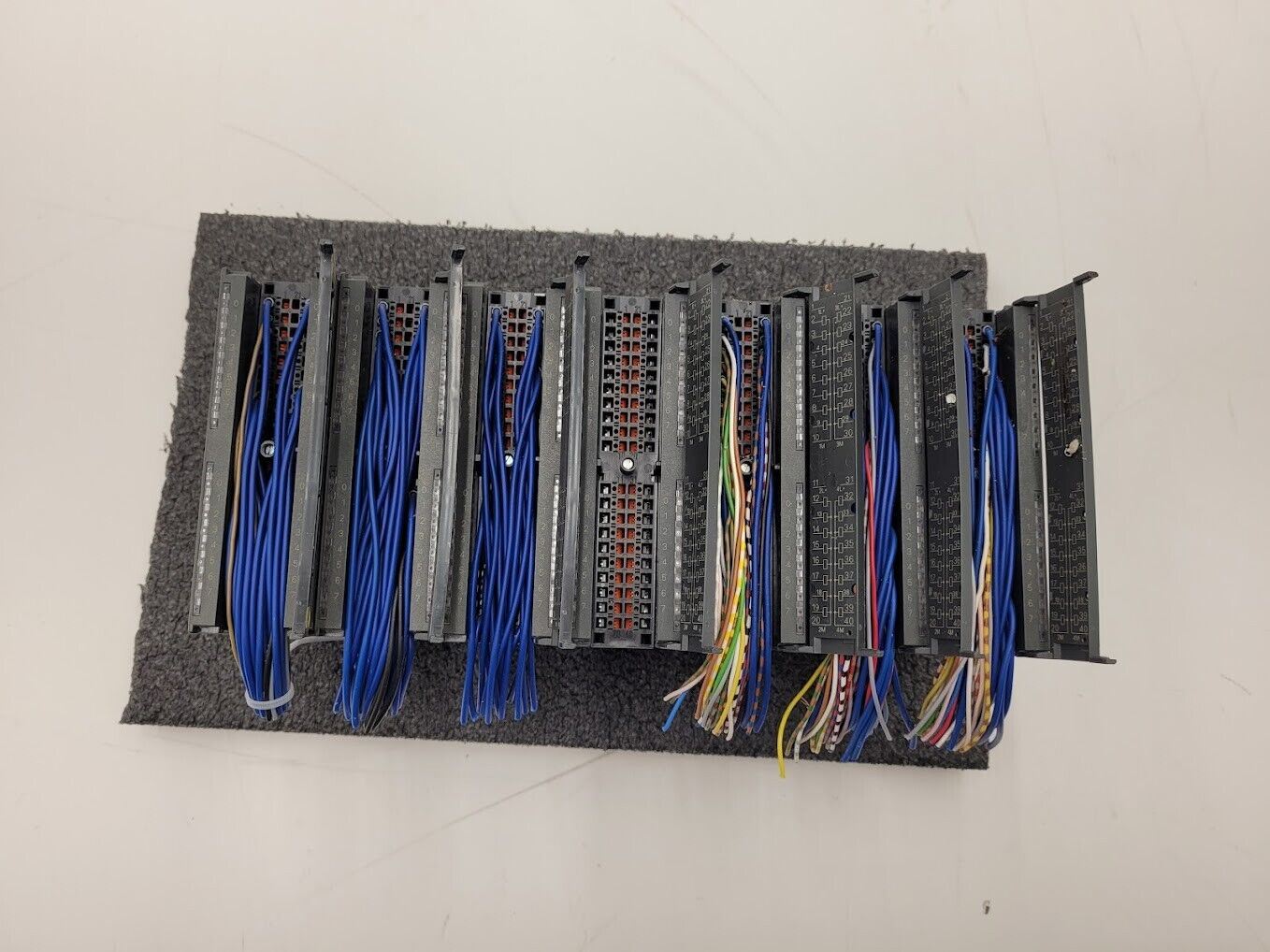 Lot of 7 Siemens Simatic S7 6ES7 6ES7 322-1BL00-0AA0 PLC SM 322 32DO 24V 0.5A DC