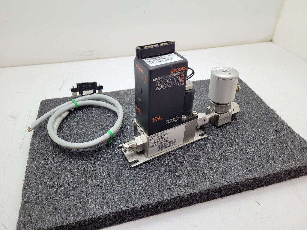 Brooks Instrument 5850E Mass Flow Controller MFC 5850E O2 Oxygen Gas 10 SLPM
