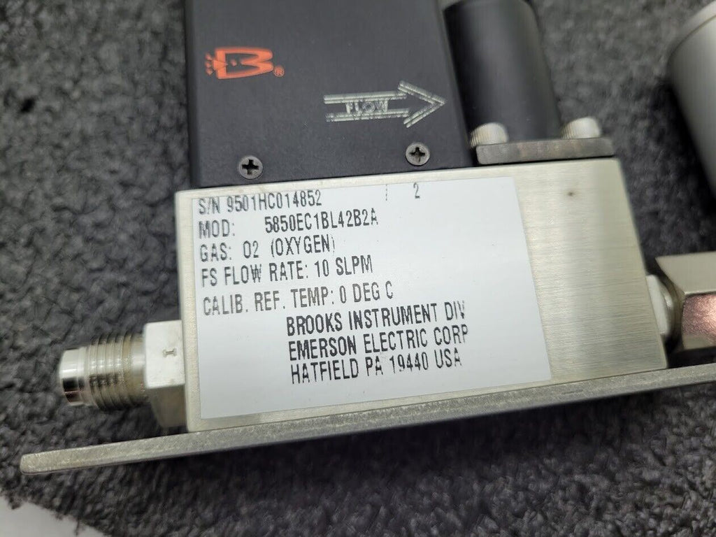 Brooks Instrument 5850E Mass Flow Controller MFC 5850E O2 Oxygen Gas 10 SLPM