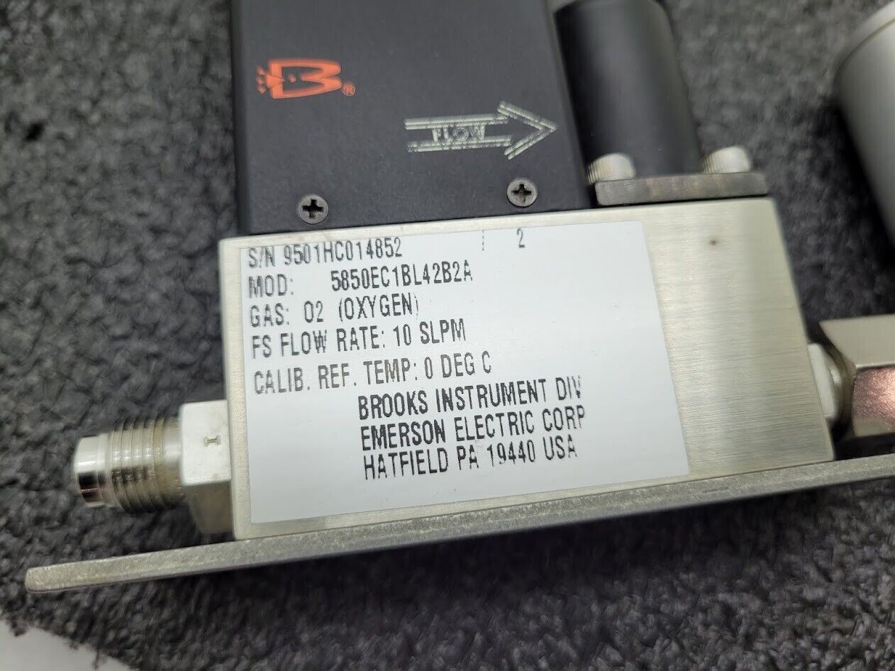 Brooks Instrument 5850E Mass Flow Controller MFC 5850E O2 Oxygen Gas 10 SLPM