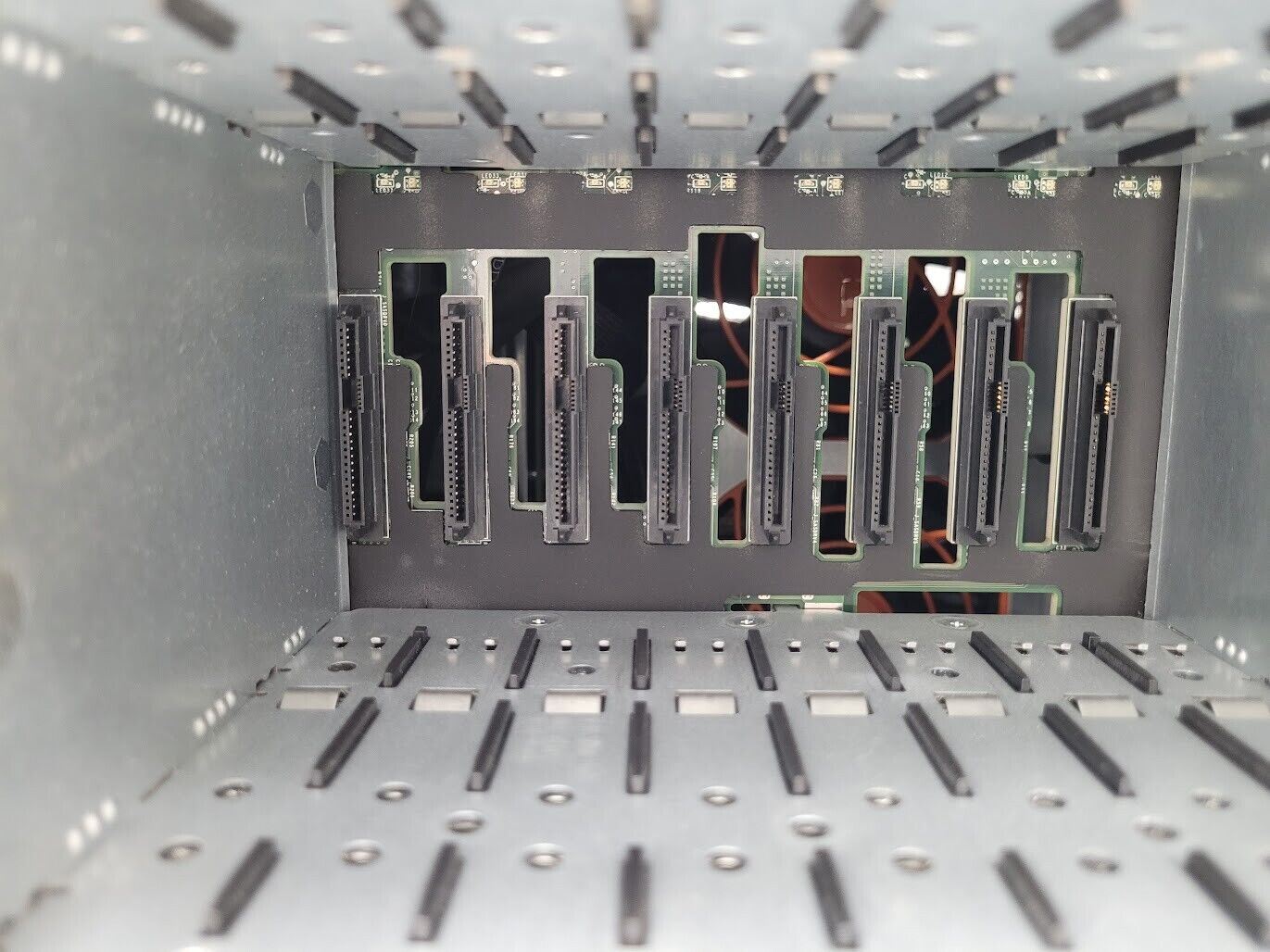 Dell PowerEdge T620 2x Xeon E5-2643 64GB Ram Boots 32 Bay SFF PERC H710P Control