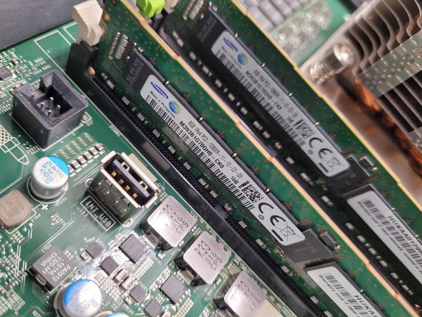 Dell PowerEdge T620 2x Xeon E5-2643 64GB Ram Boots 32 Bay SFF PERC H710P Control