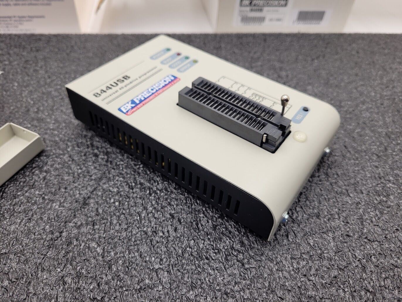 B&K PRECISION 844USB / 844USB Programmer Universal 40-pindrive w/ accessories