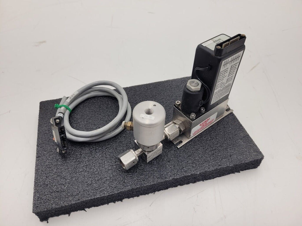 Brooks Instrument 5850E Mass Flow Controller MFC 5850E O2 Oxygen Gas 1 SLPM