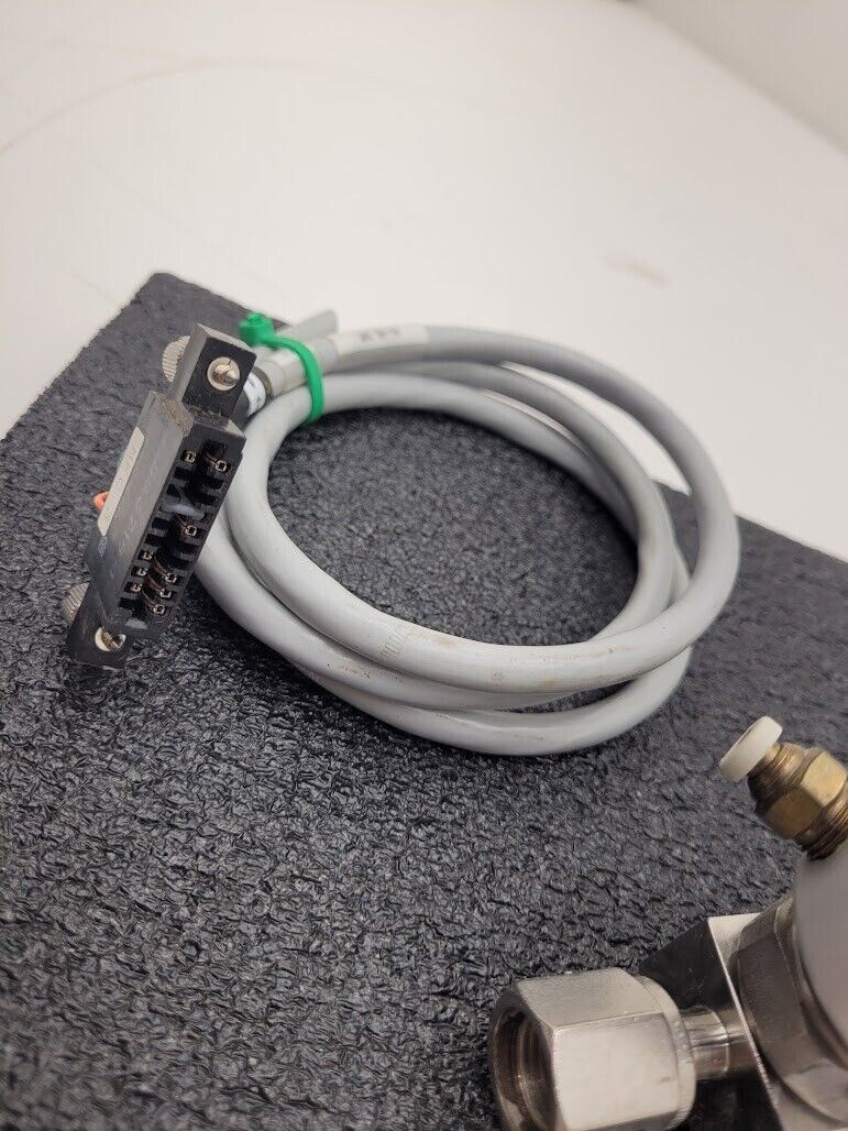 Brooks Instrument 5850E Mass Flow Controller MFC 5850E O2 Oxygen Gas 1 SLPM