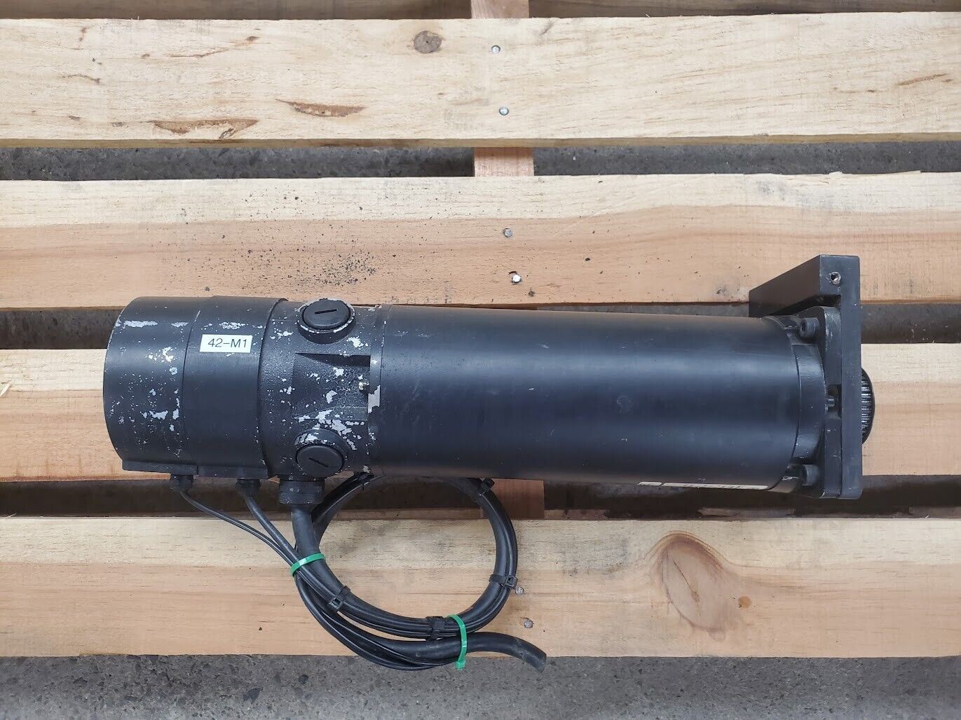 Parvex RX630ER1300 Brushed DC Servo Motor 134V 16A Working Pull 2400RPM