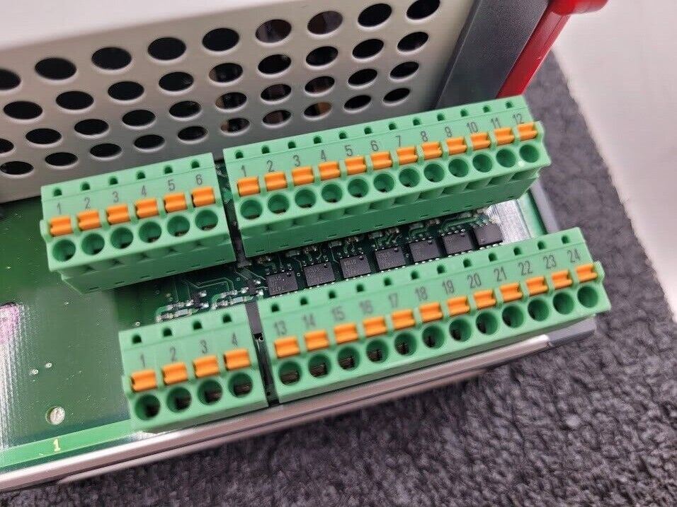 ASYS QDIO 24/24/2 PLC Controller 24VDC 8A 24 Output 24 Input 4 wire encoder IN