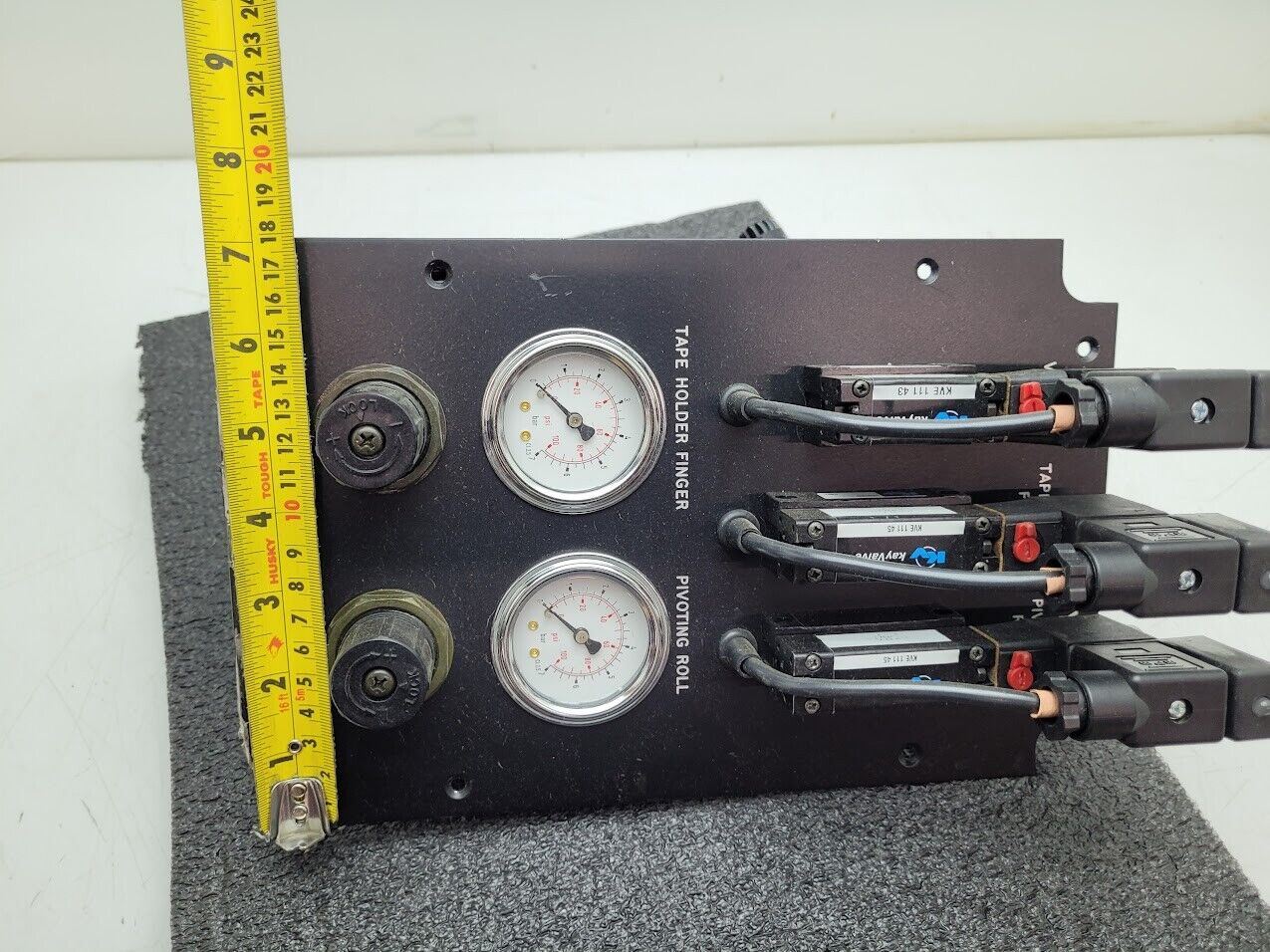 Kay Valve KVE 111 45 43 Pneumatic Valve Block w/ Regulators Gauges 24VDC Control