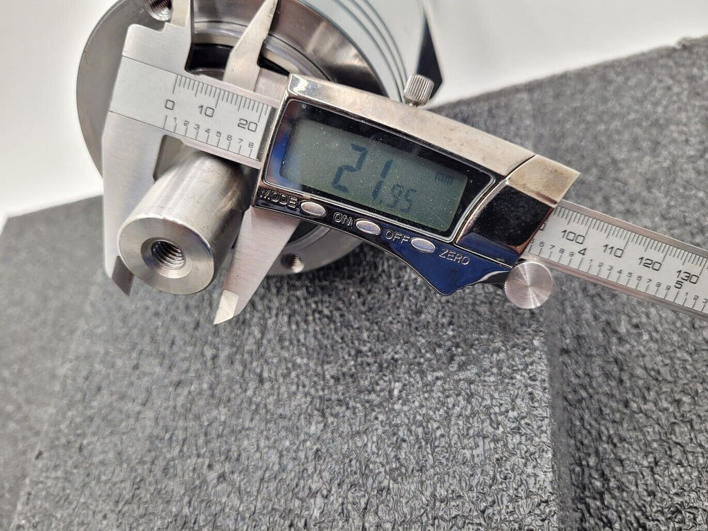 Beckhoff AM8032-0D00-0000 Servo Motor AG2210-+LP090S-MF2-25-0G1-3S 1:25 Gearhead