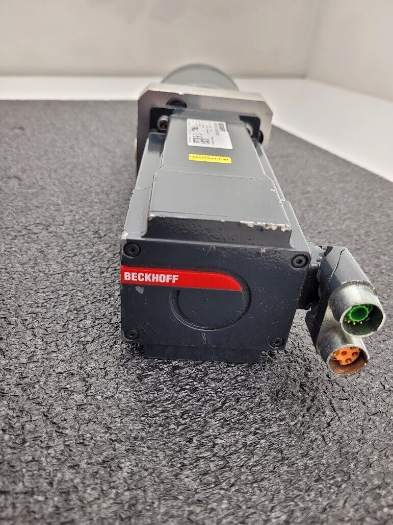 Beckhoff AM8032-0D00-0000 Servo Motor AG2210-+LP090S-MF2-25-0G1-3S 1:25 Gearhead