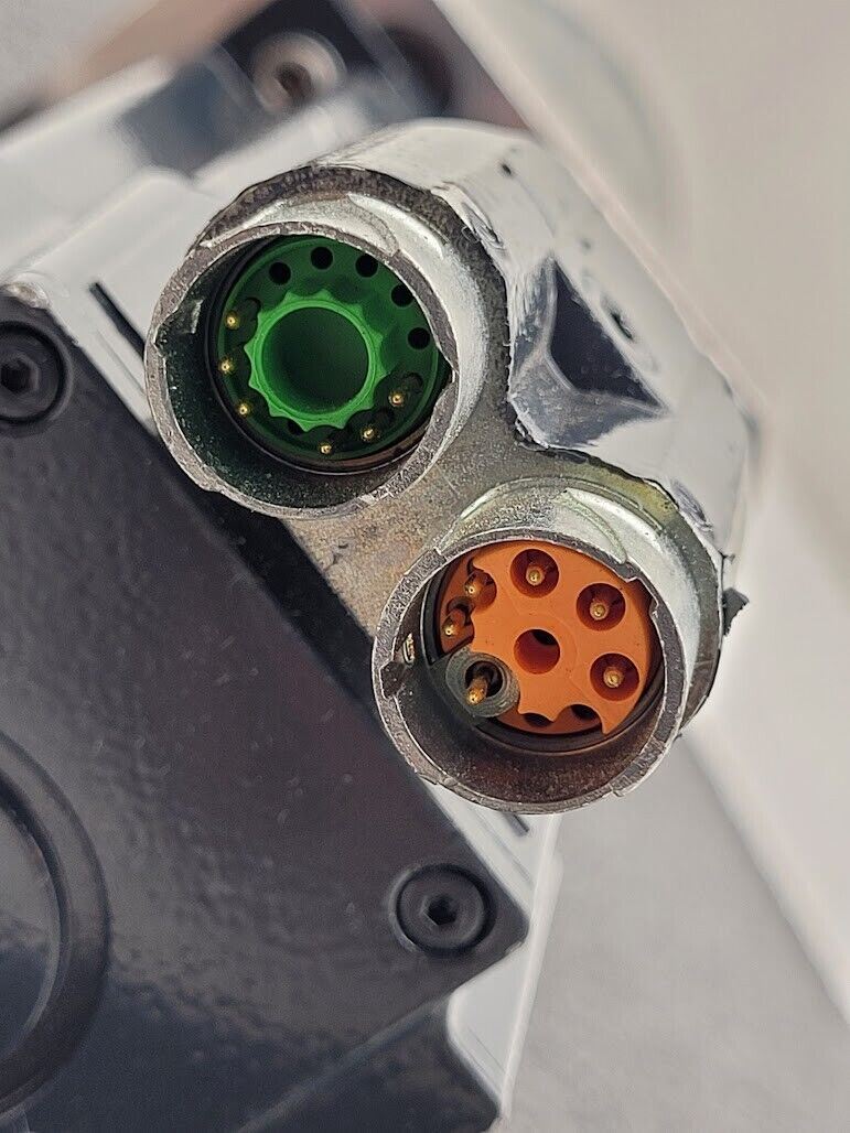 Beckhoff AM8032-0D00-0000 Servo Motor AG2210-+LP090S-MF2-25-0G1-3S 1:25 Gearhead