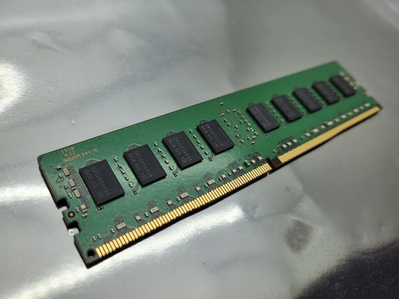Samsung 8GB 1Rx4 DDR4-2133 PC4-2133P PC4-17000R REG ECC M393A1G40DB0-CPB Memory