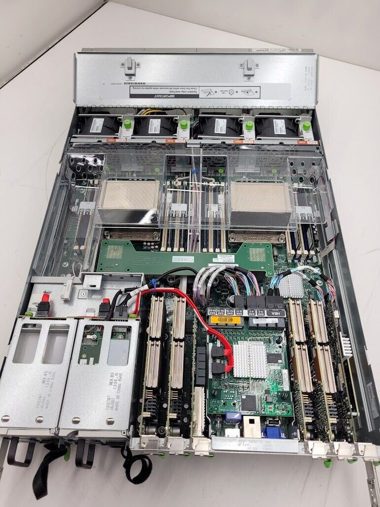 Oracle Sun Server X4-2L 2x Intel Xeon E5-2630v2 96GB RAM 2U 4x 7069200 800Gb