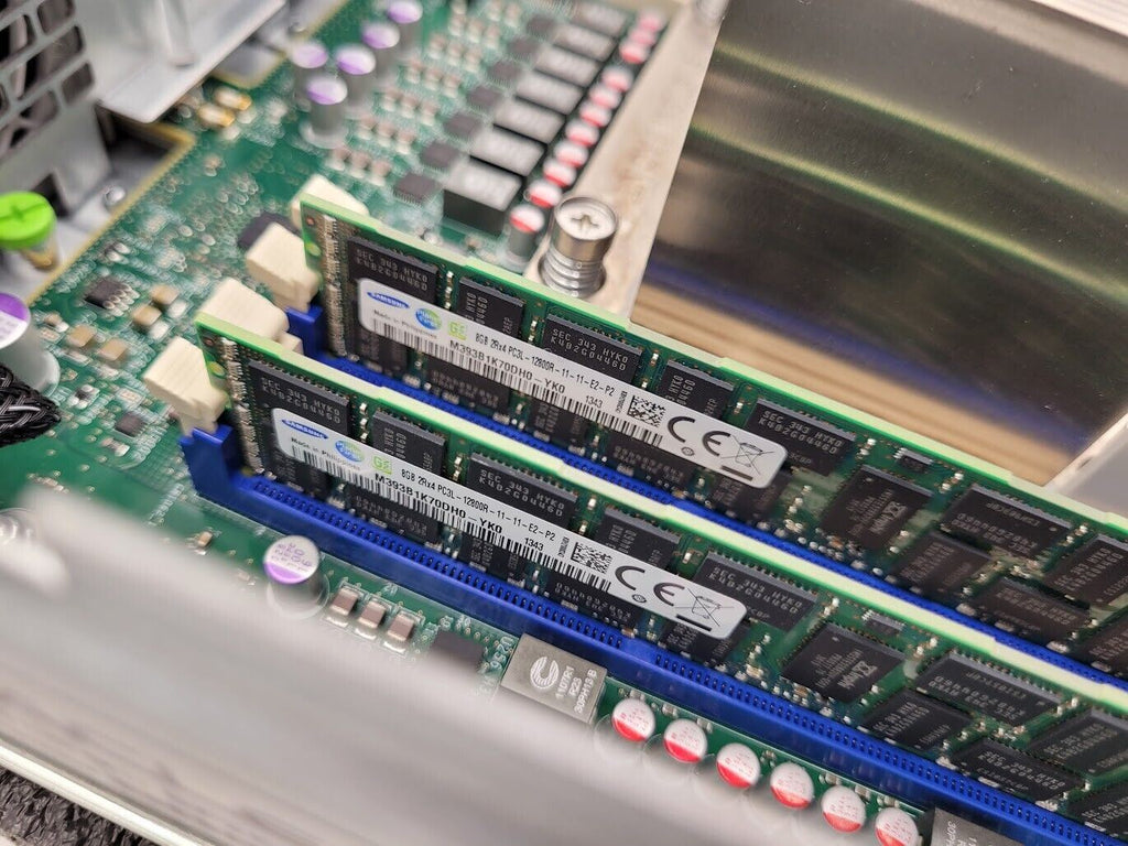 Oracle Sun Server X4-2L 2x Intel Xeon E5-2630v2 96GB RAM 2U 4x 7069200 800Gb