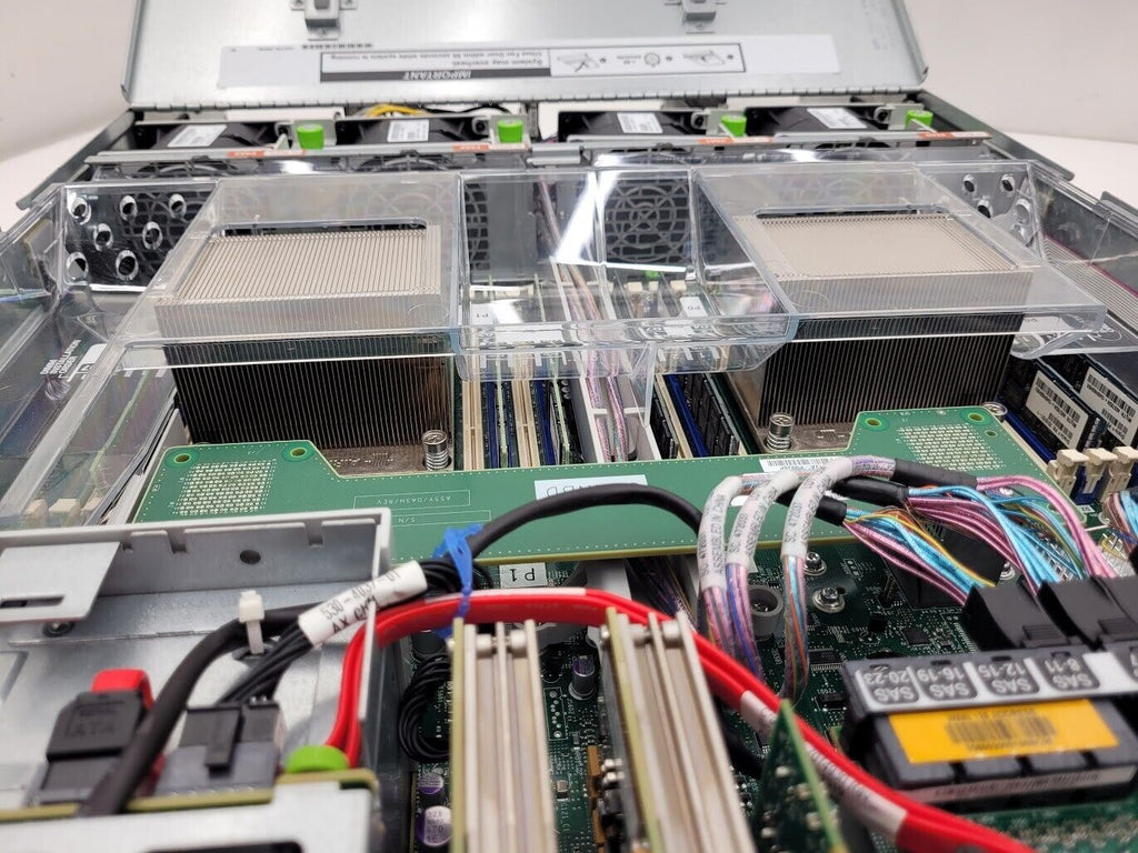 Oracle Sun Server X4-2L 2x Intel Xeon E5-2630v2 96GB RAM 2U 4x 7069200 800Gb
