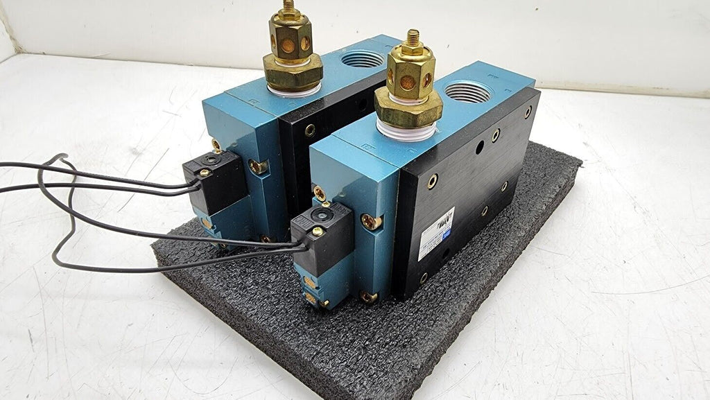 2x MAC Pneumatic Air Solenoid Control Valve 24VDC 67A-C1-BAB-DM-DDAA-1BA 1" NPTF