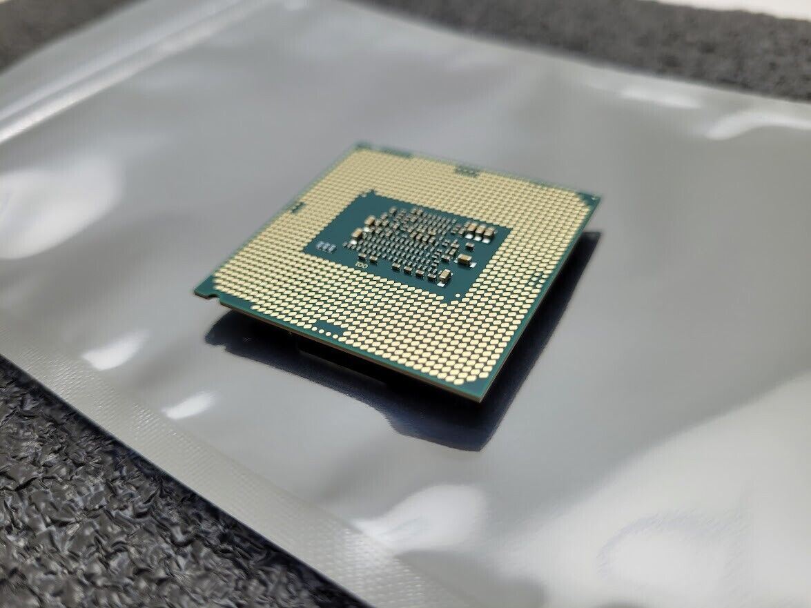 7th Gen Intel Core i3-7100 CPU 3.90 GHz 2-Core 3M Kaby Lake LGA-1151 SR35C