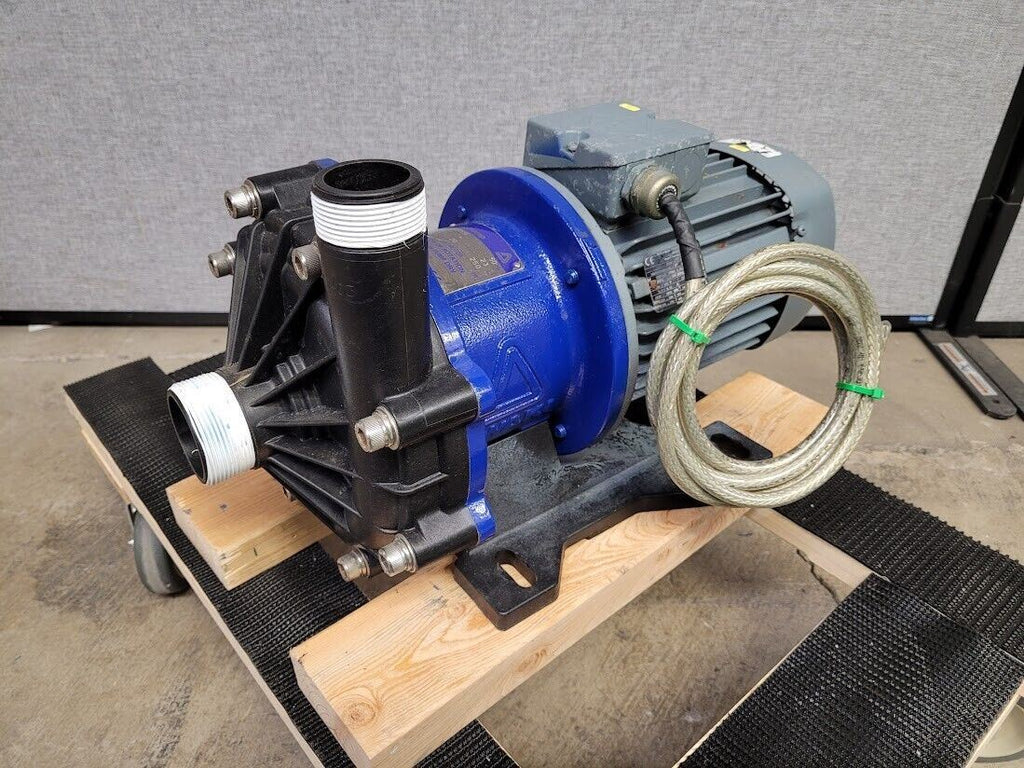 Iwaki MX-403RV5E GFRPP Magnet Drive Pump 2.2kW 230/400V 20-250l/m 23m Head 50Hz
